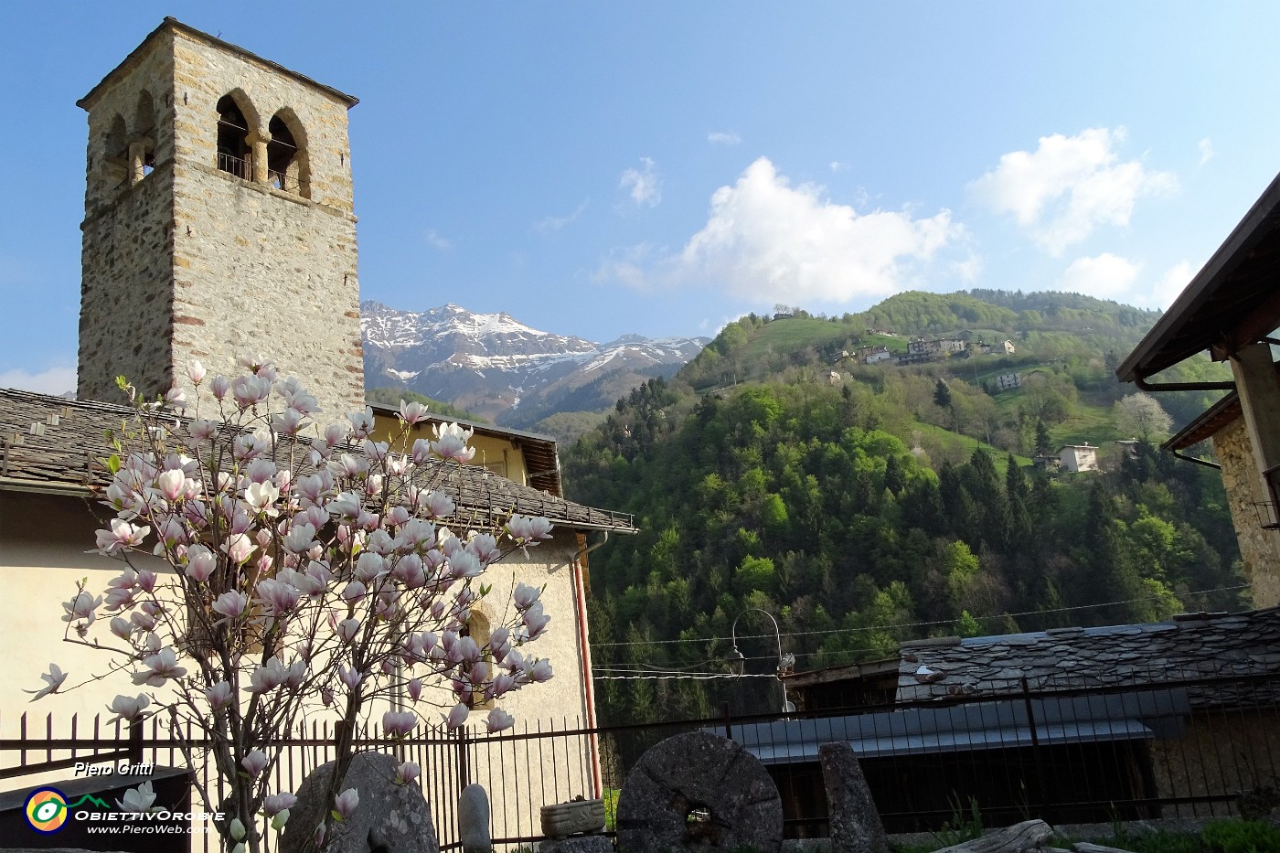 12 Dall'oratorio di S. Antonio Abate alla Torre vista in Tre Signori e Pigolotta a dx.JPG